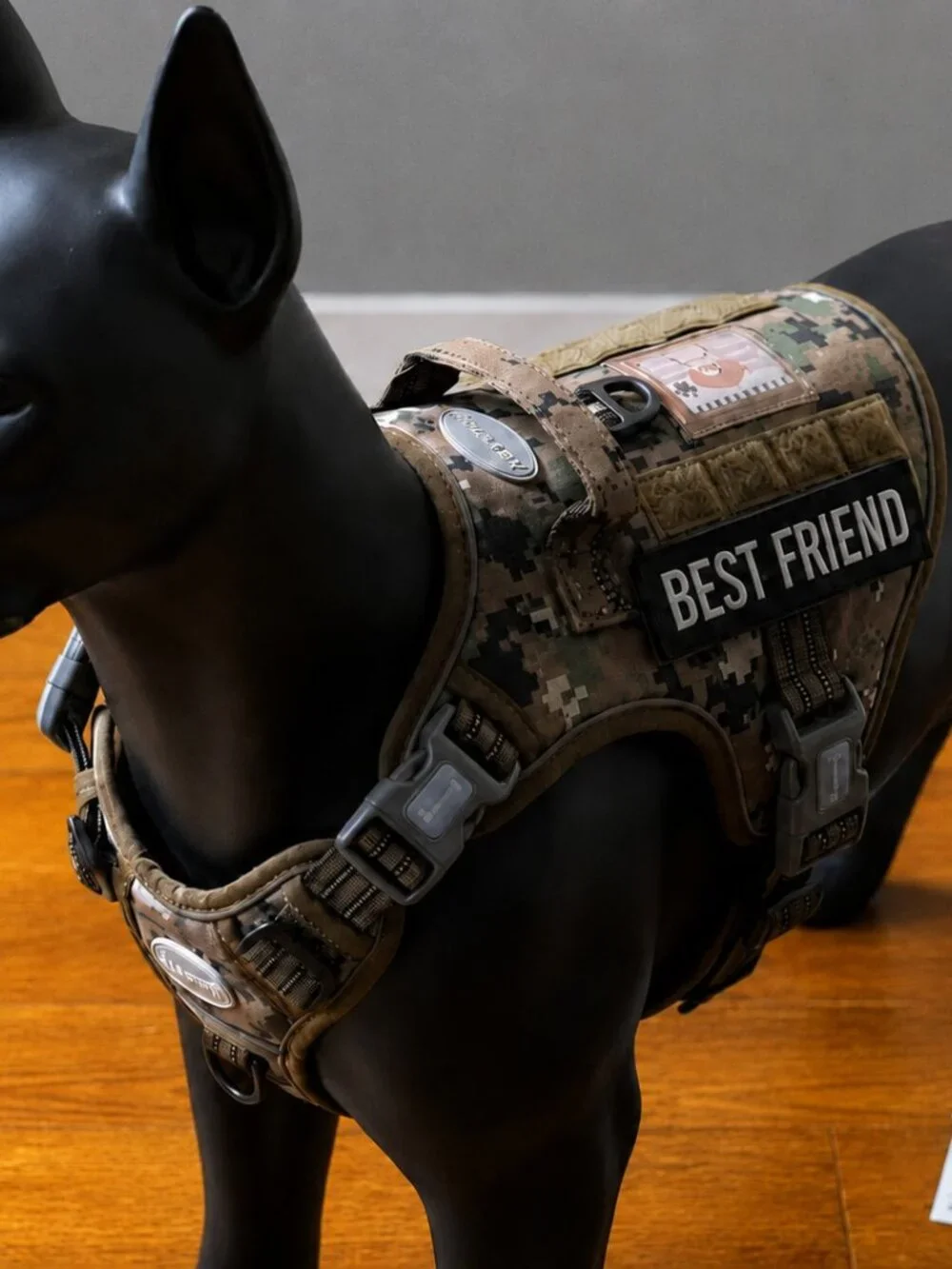Auroth tactical dog